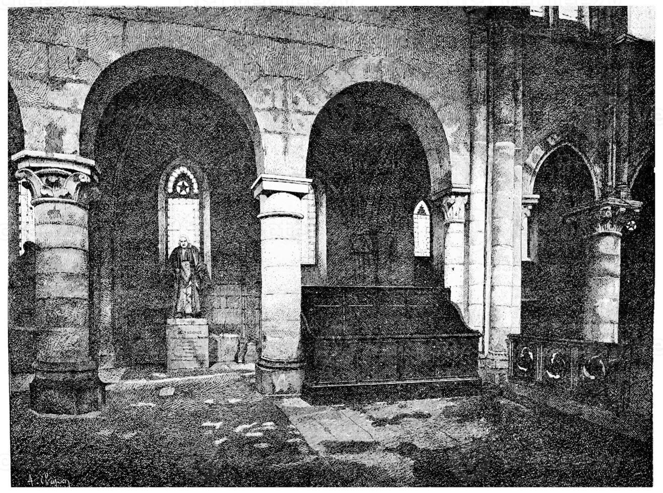 interno di Saint-Julien-le-Pauvre tomba di Sig. Montyon. foto