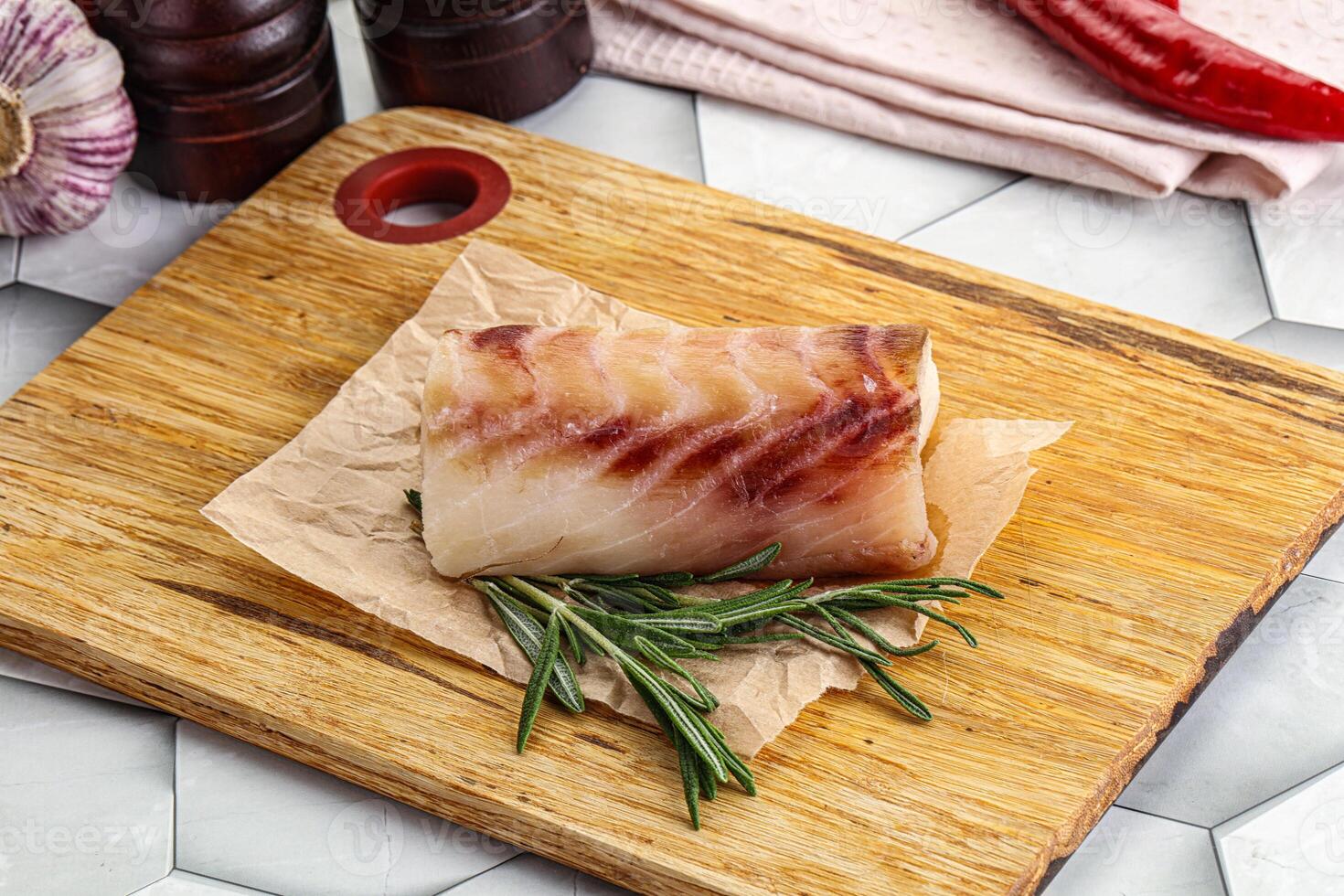 crudo merluzzo pesce bistecca per cucinando foto