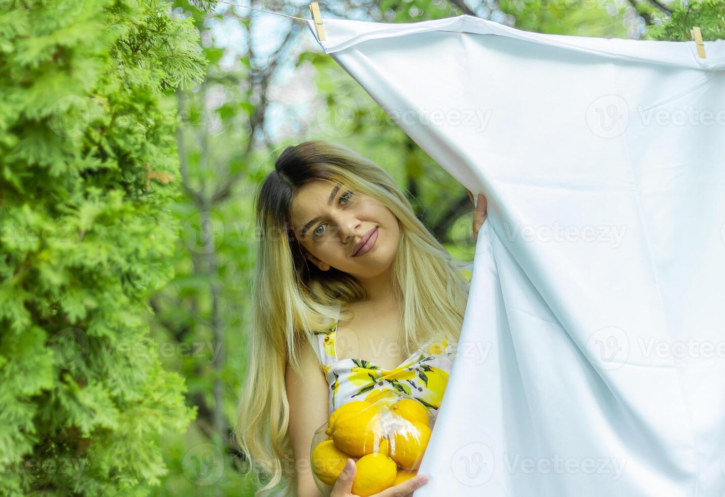 ritratto di una donna abbastanza giovane foto