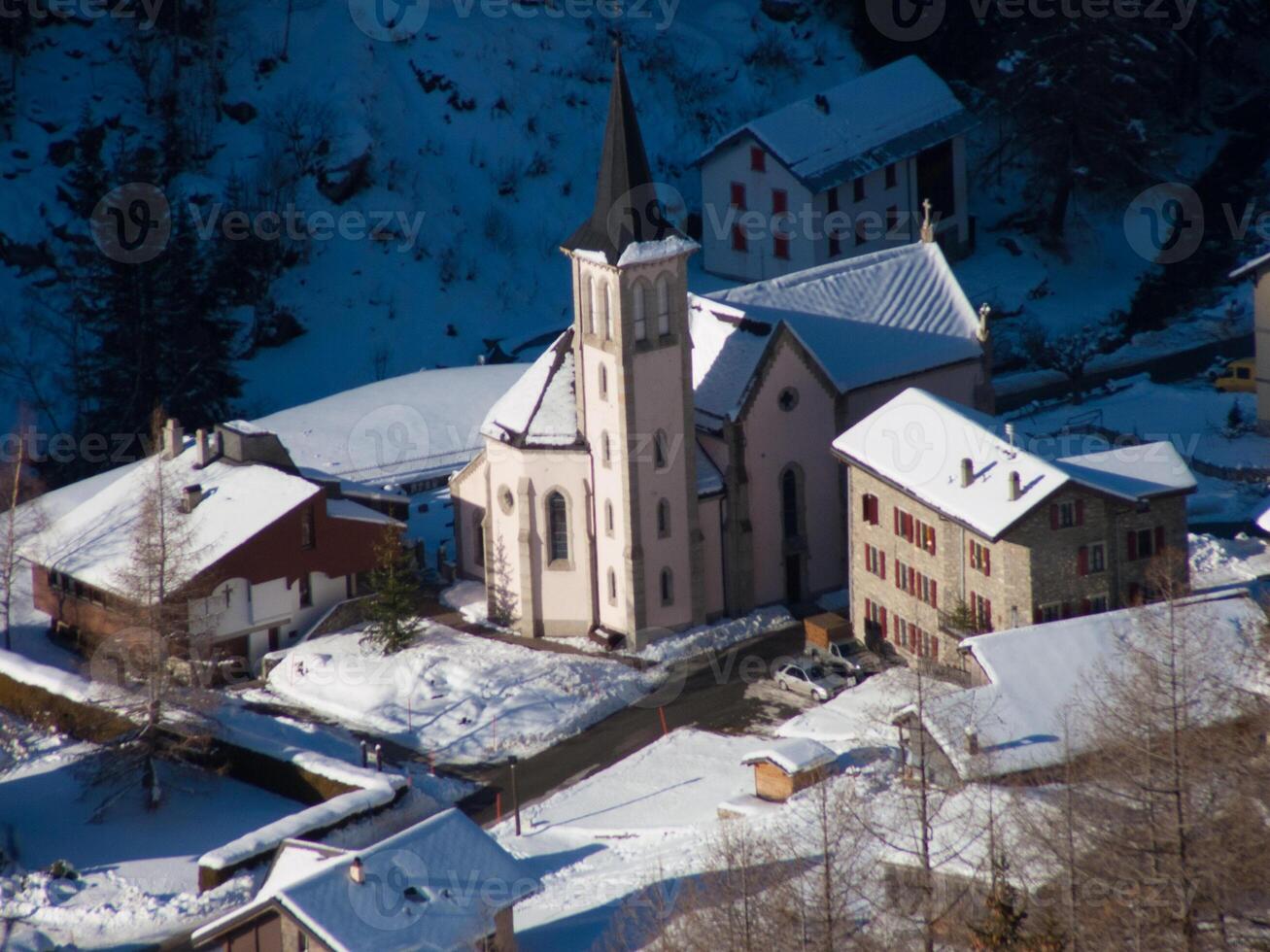 un' Chiesa nel il neve foto