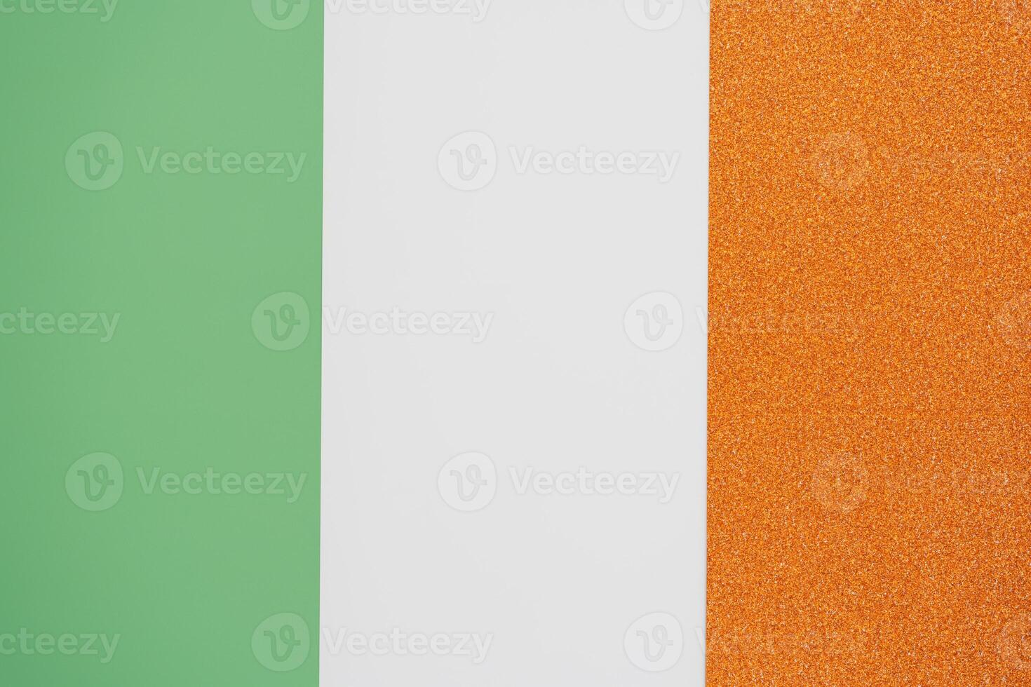 irlandesi bandiera fatto a partire dal colore carta con luccichio arancia foto