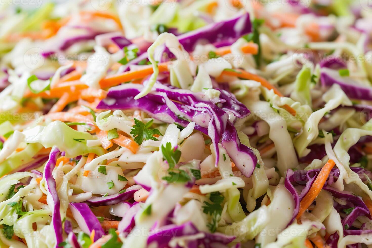 ai generato insalata di cavolo insalata con triturati carote e verde e rosso cavolo foto