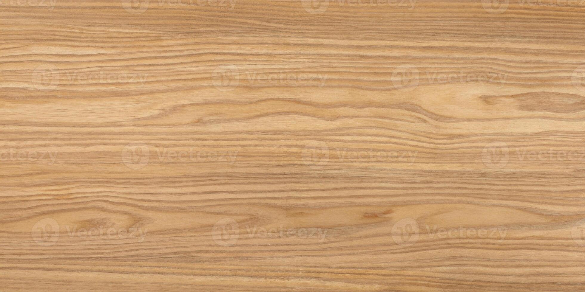 superiore Visualizza di di legno tavolo con intricato modelli foto