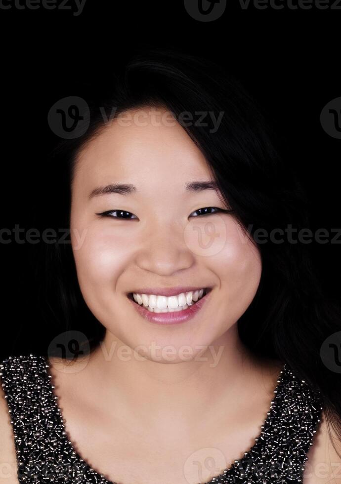 sorridente ritratto attraente giapponese americano giovane donna foto