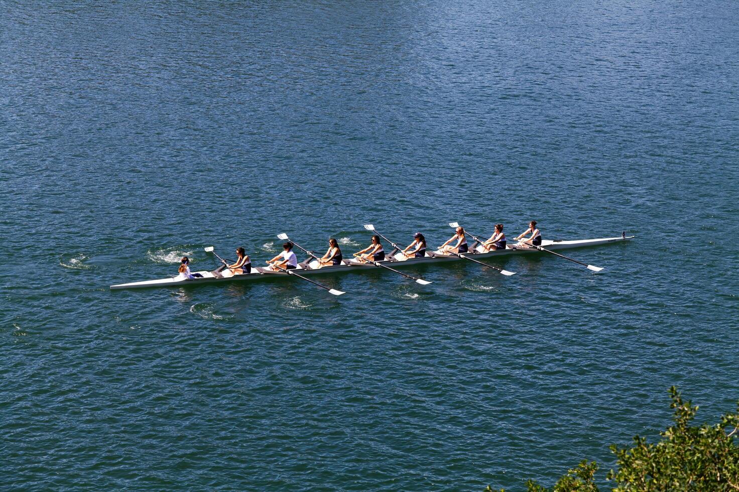 Folsom, circa, 2011 - donne equipaggio squadra su acqua canottaggio foto