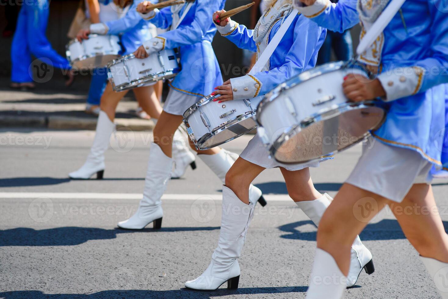 strada promozione di il majorette di il Festival primavera. foto