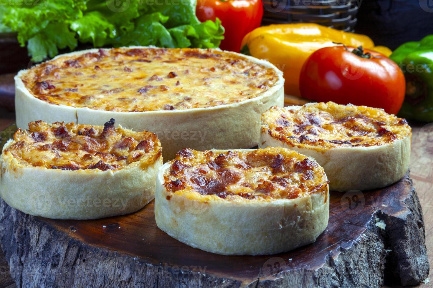 formaggio torte con la verdura, assortito verdura cibo foto