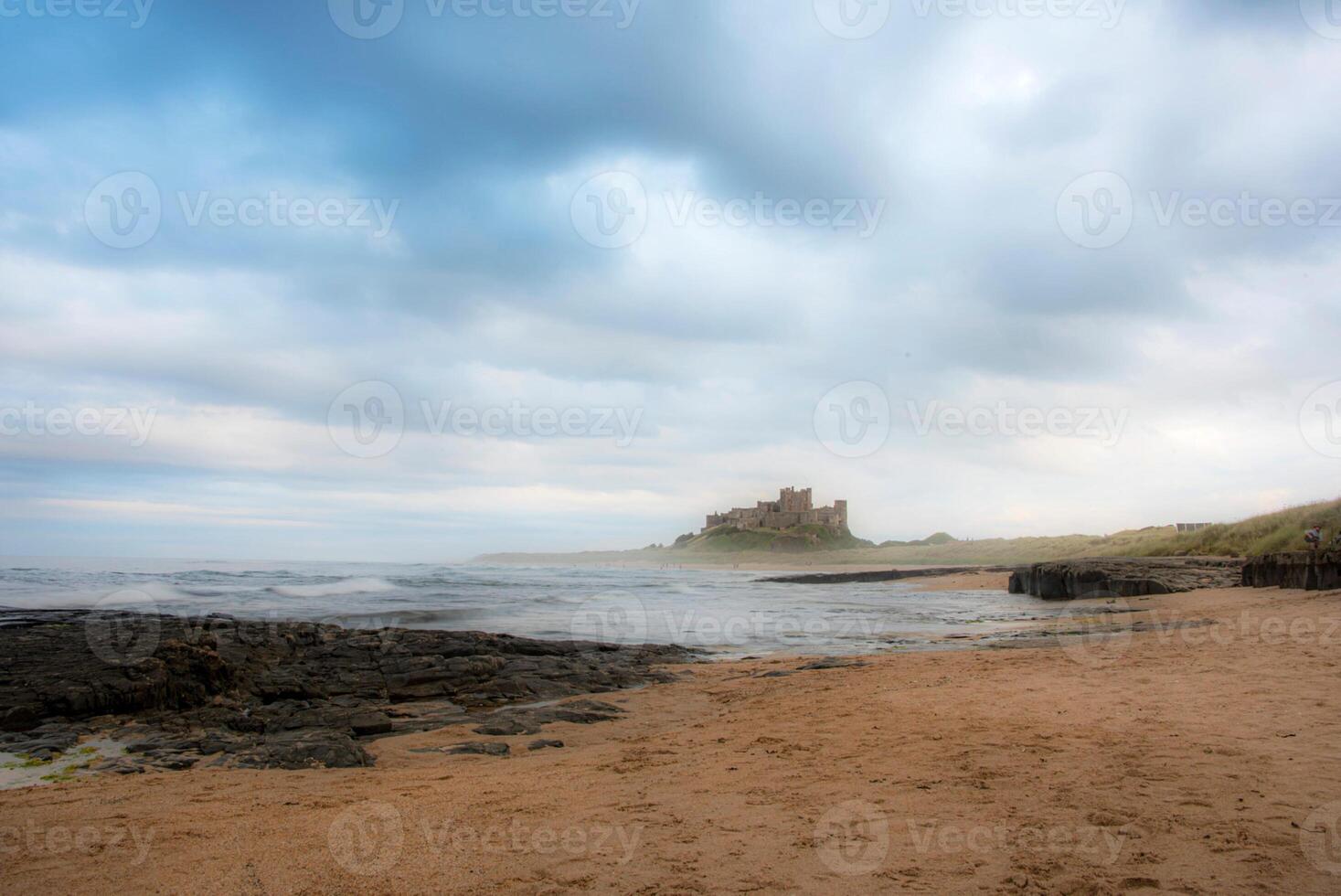 bamburgh vecchio castello nel Northumberland foto