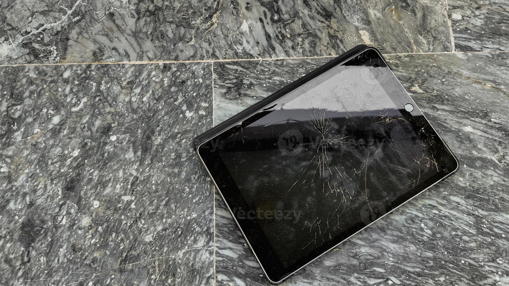 Cracked tavoletta su marmo, Tech disavventure foto