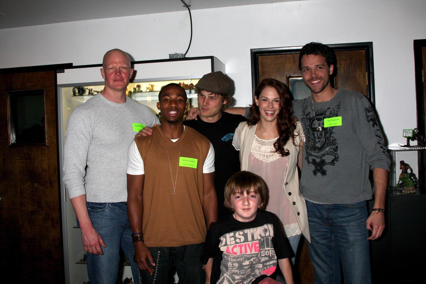 derek merda, arlen scarpetta, tavis furgone strizzare l'occhio, caleb scemo, amanda righetti, e nick mennell foto