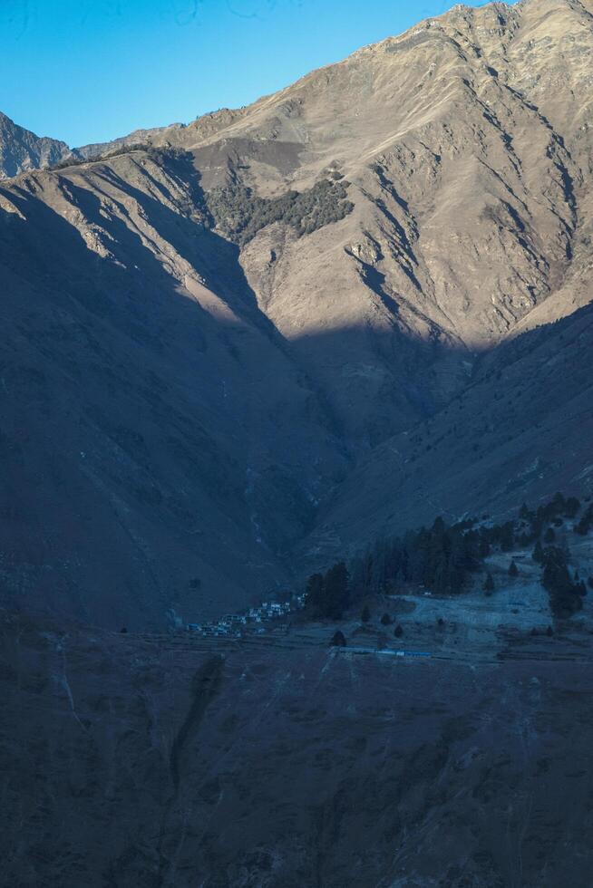 sole in partenza il himalaya foto