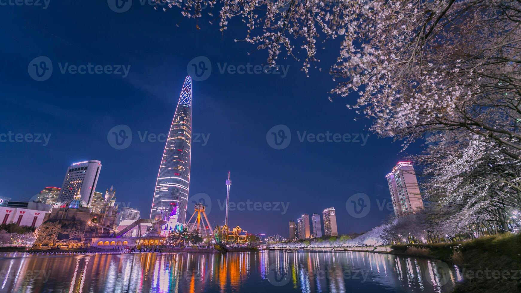 Sud Corea nel primavera a notte e grattacieli Seoul Sud Corea foto
