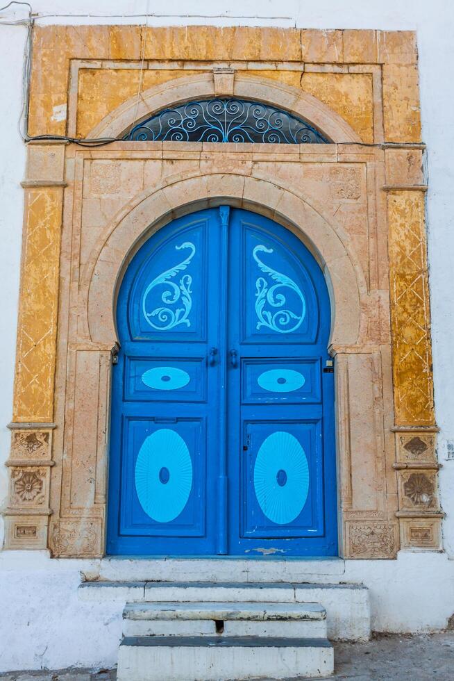 tipico Locale porta di tradizionale casa tunis tunisia foto