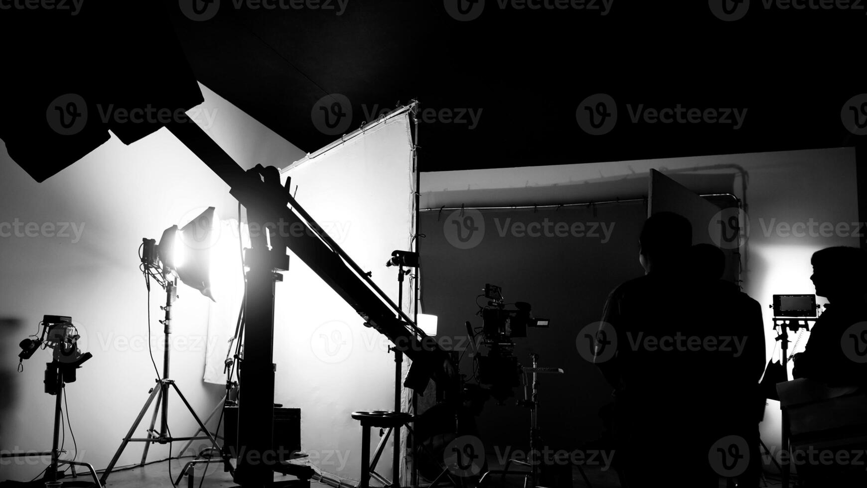 silhouette immagini di fabbricazione di o dietro a il scene di video produzione foto