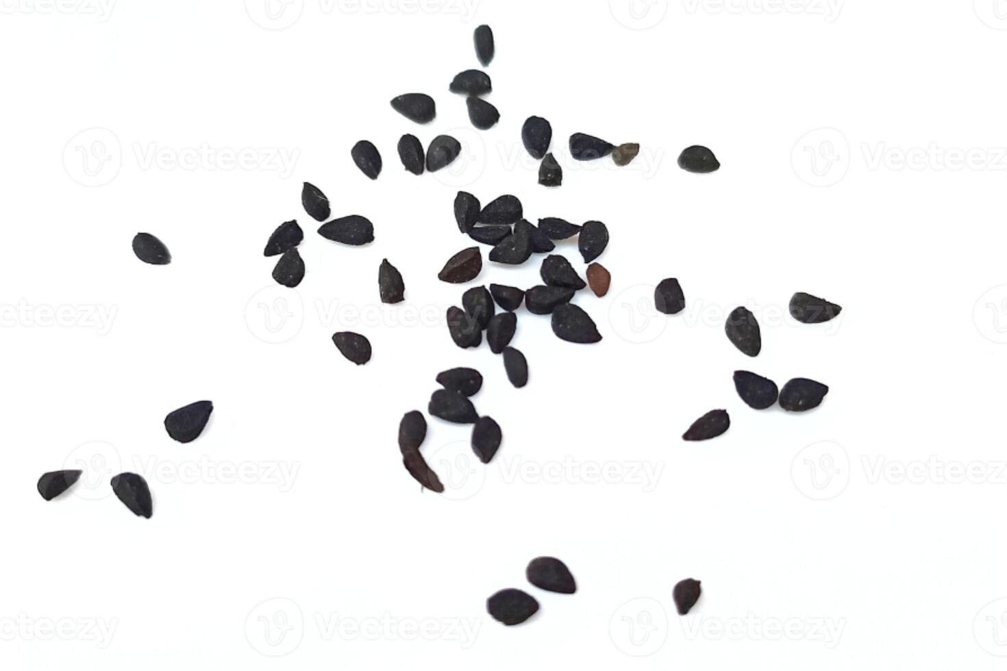 nero cumino semi mucchio isolato su bianca sfondo foto