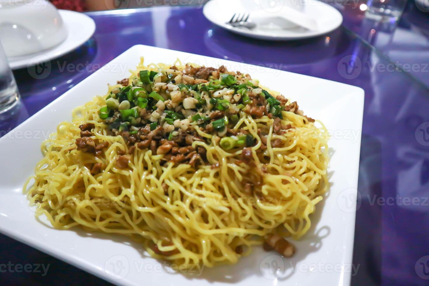 tagliatelle ,mescolata fritte tagliatelle con Maiale e verdura o tagliatelle senza la minestra foto