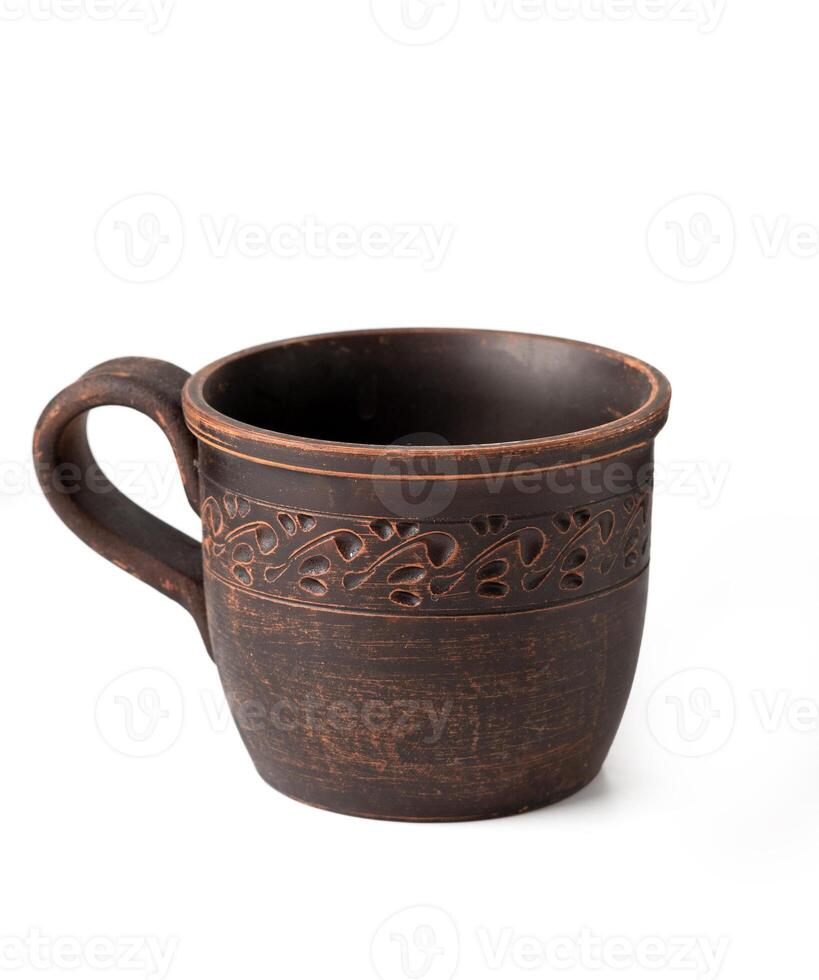 ceramica tazza con fatto a mano ornamento. tazza isolato su bianca sfondo foto