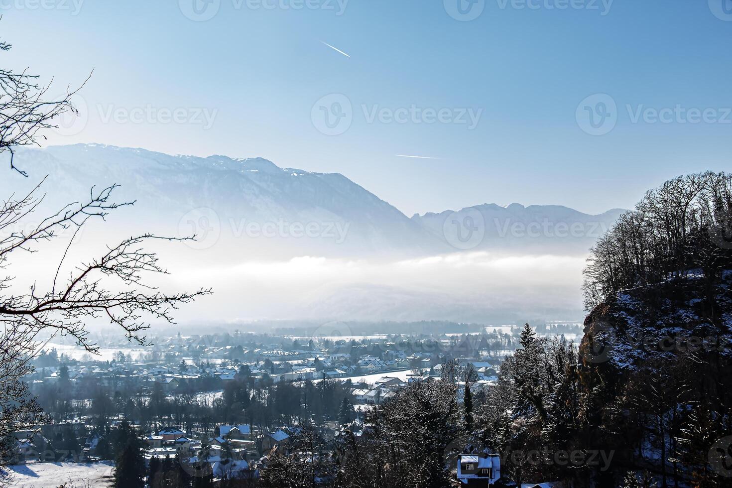 inverno nel il Alpi. bellissimo Visualizza di il montagna intervalli nel salisburgo nel Austria. foto