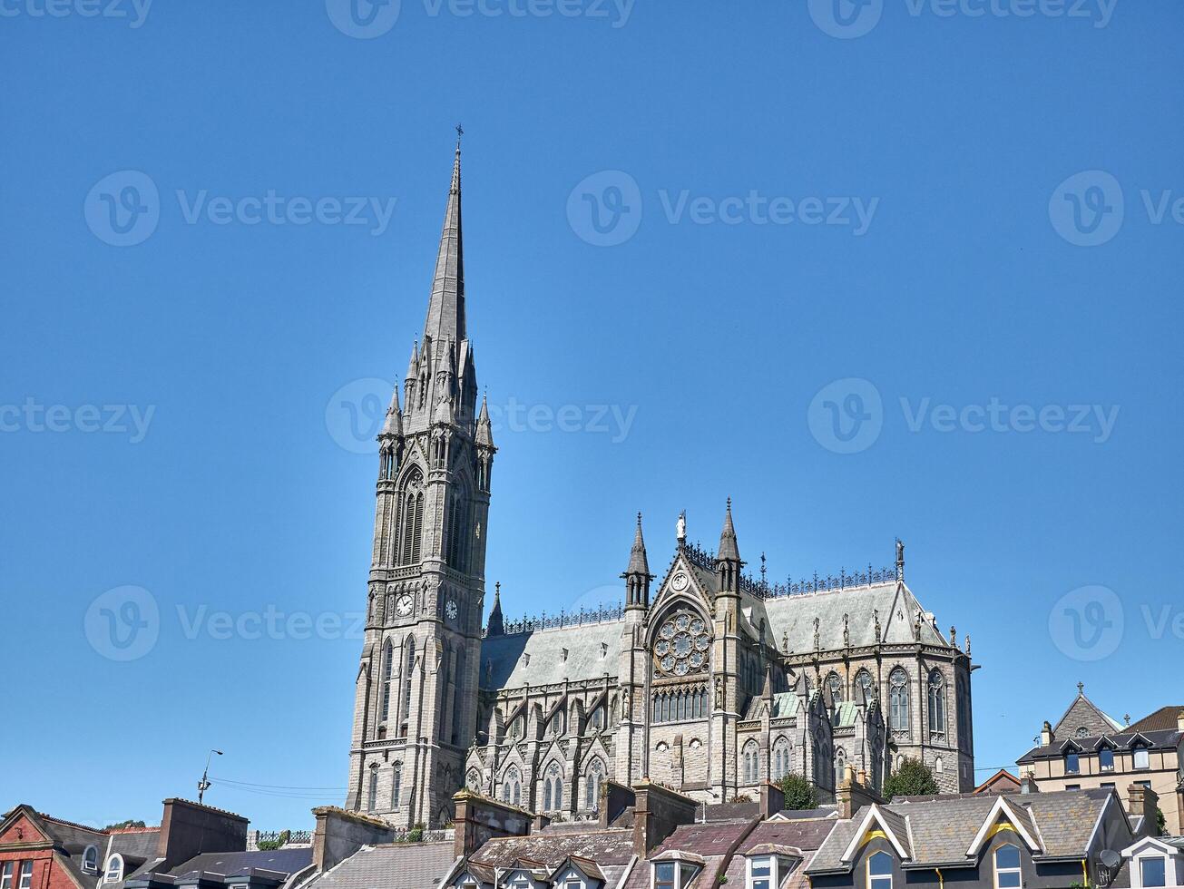 vecchio cattolico Cattedrale edificio nel Irlanda. cristiano Chiesa, antico Gotico architettura foto