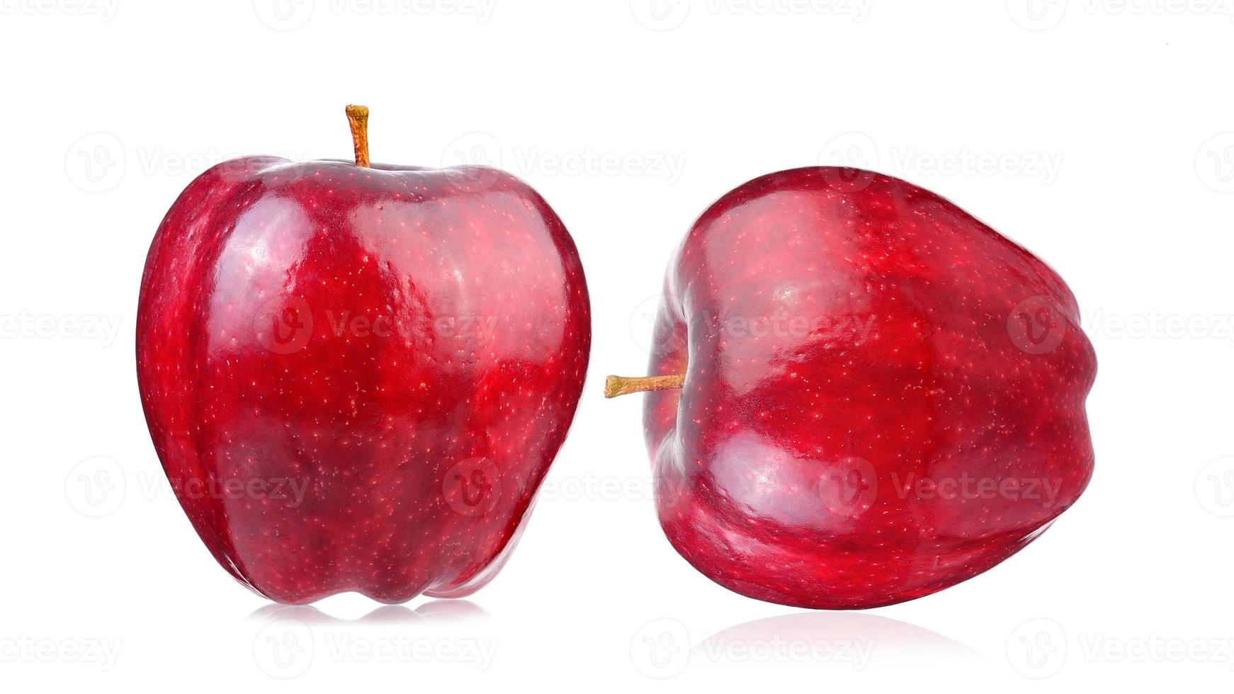 mela rossa su sfondo bianco foto