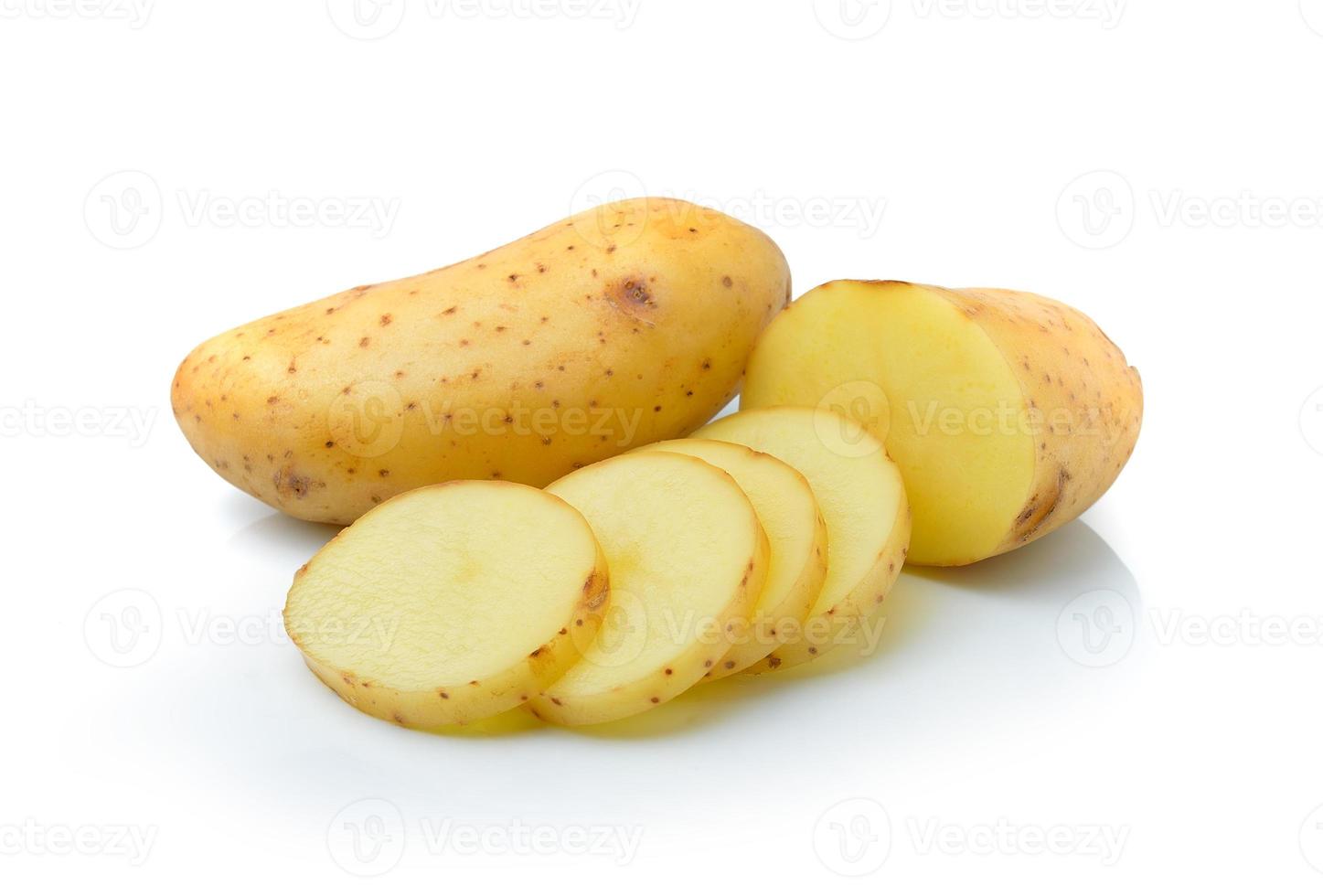 patata isolato su sfondo bianco foto