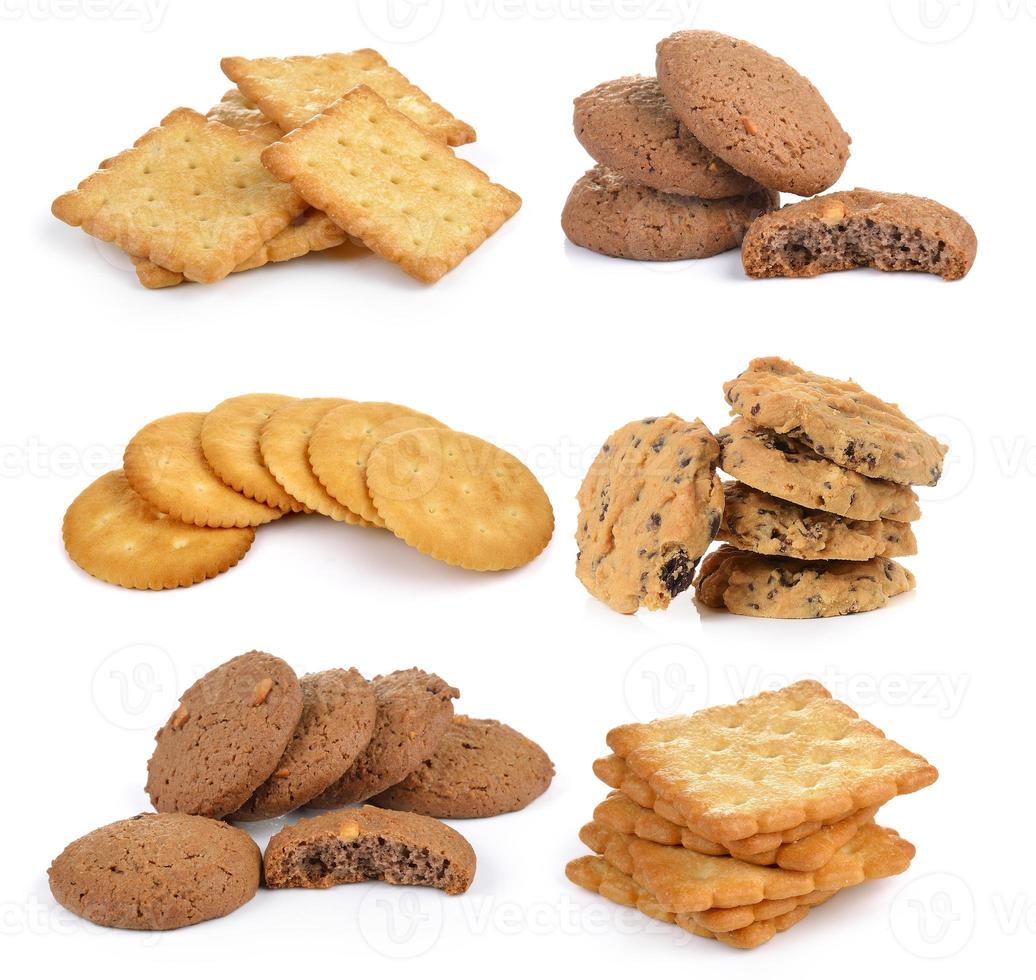 cracker e biscotto isolato su sfondo bianco foto