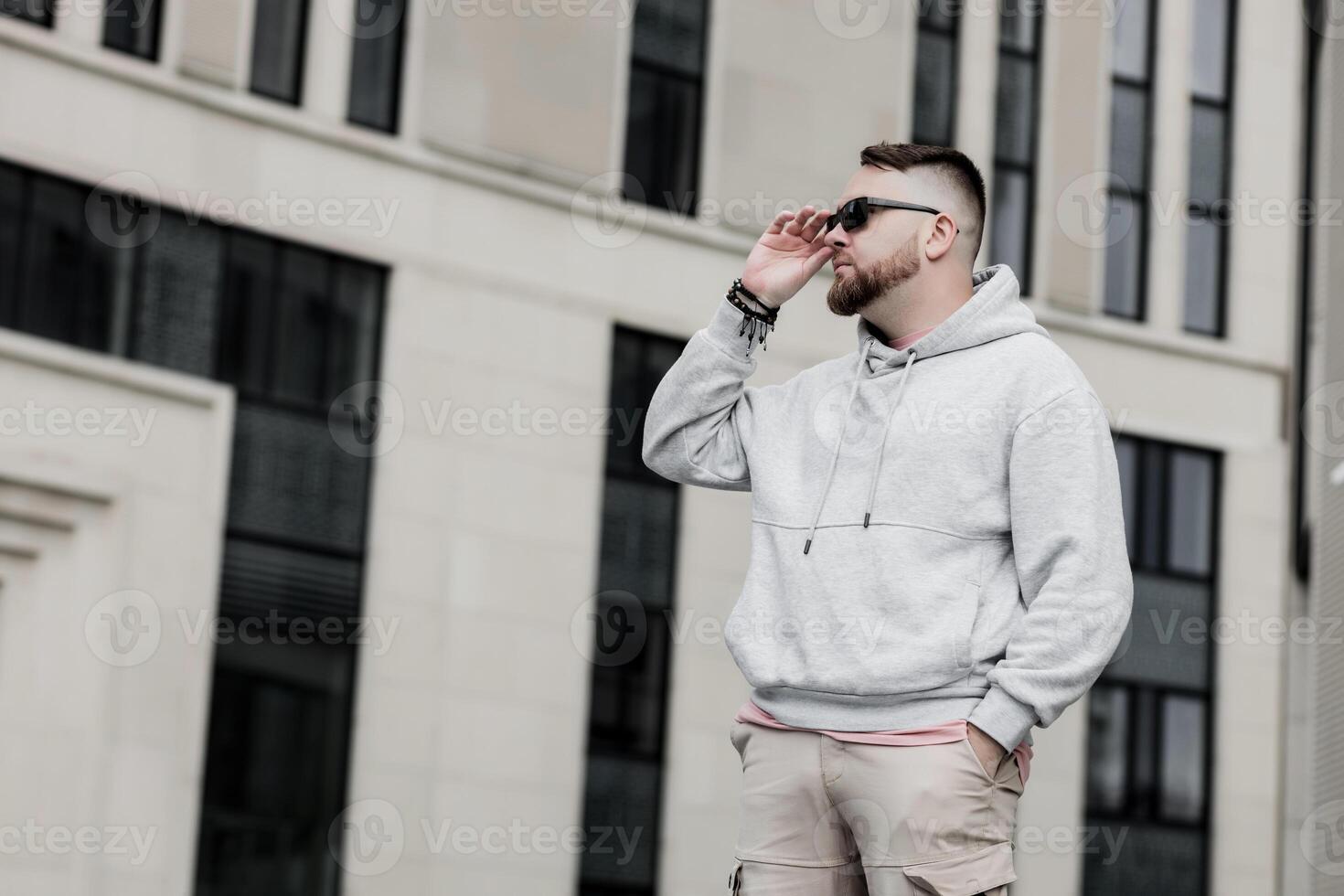 bello tipo indossare vuoto felpa con cappuccio foto