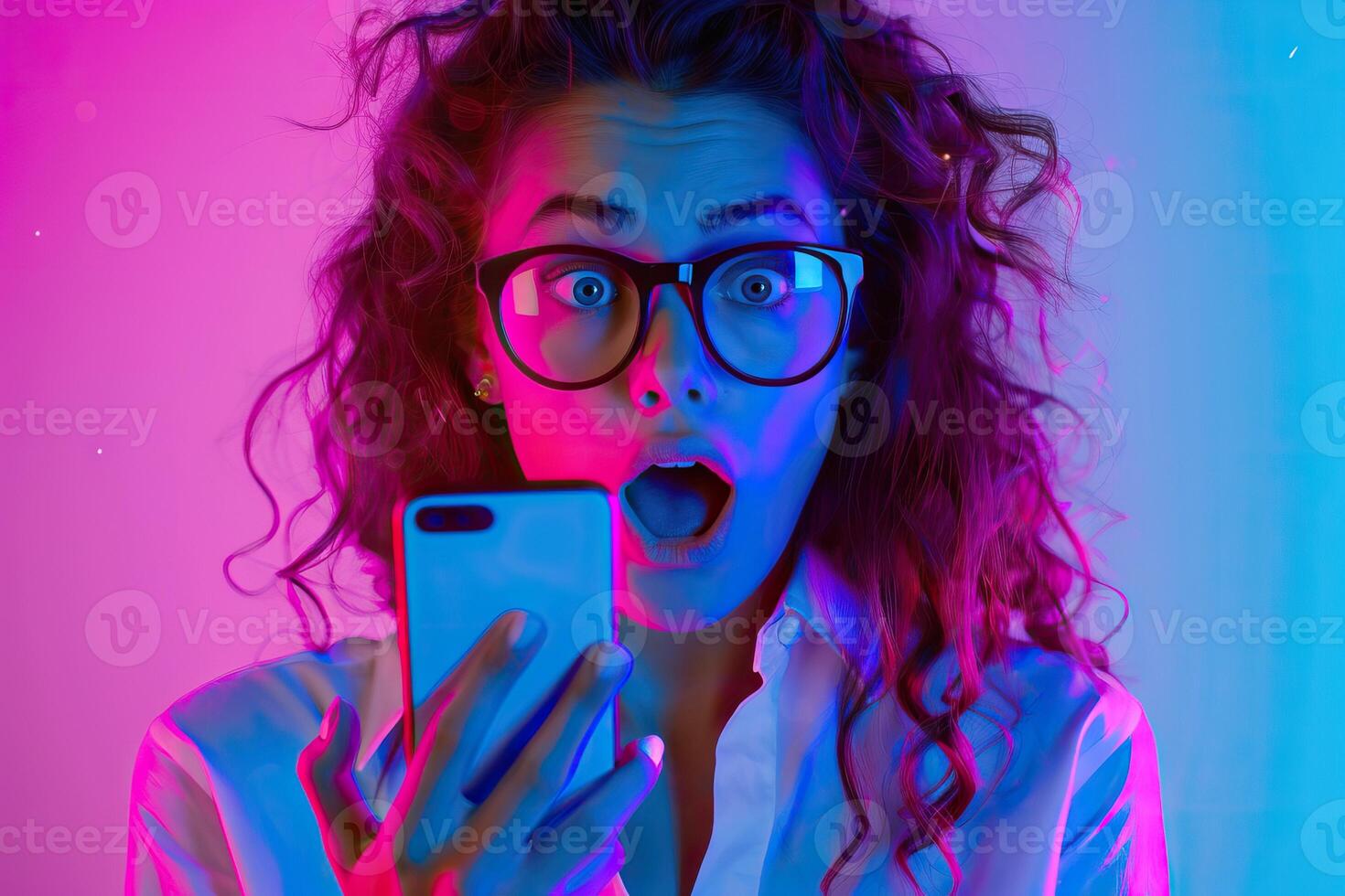 ai generato scioccato giovane donna con veloce Internet su colorato sfondo. foto