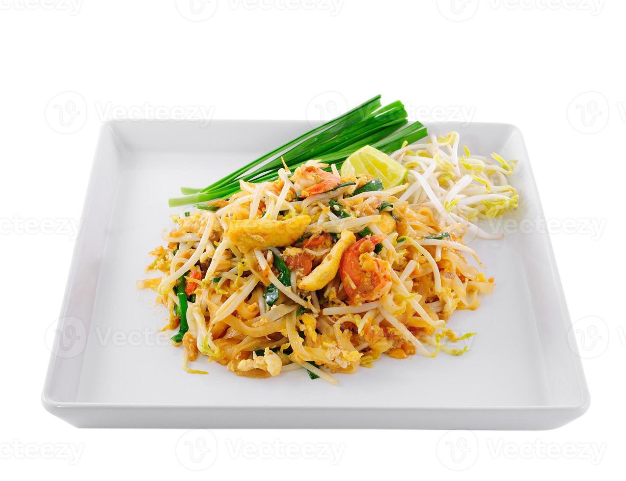 Thai Food Pad Thai, mescolare gli spaghetti con gamberi foto