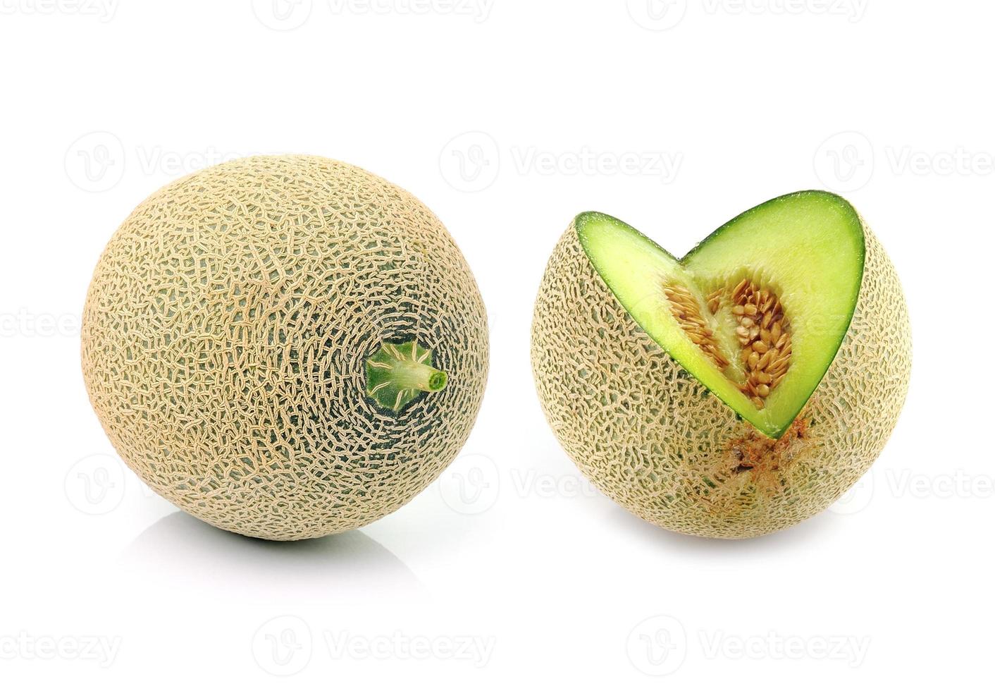 melone cantalupo isolato su sfondo bianco foto