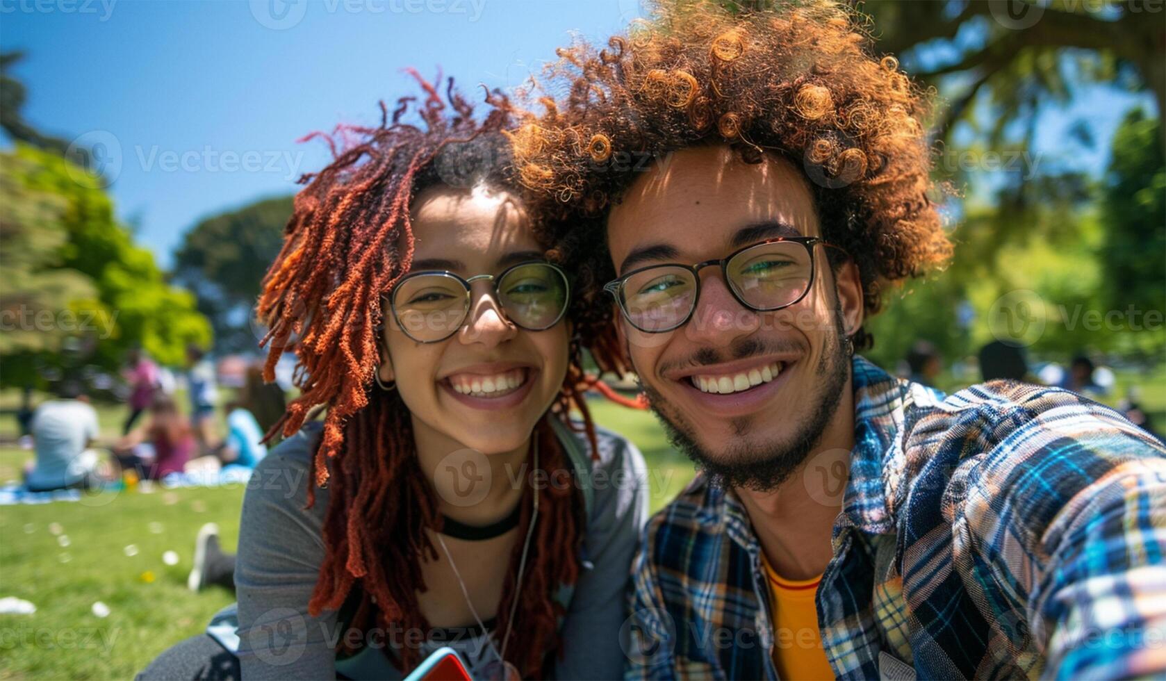 ai generato ritratto di sorridente giovane studenti seduta su erba nel parco a Università foto