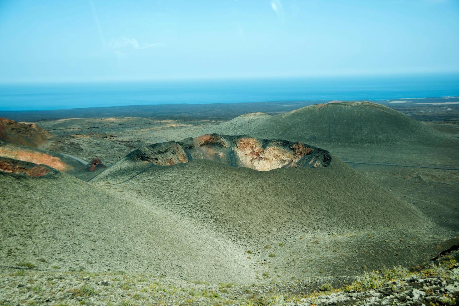 bella veduta aerea del vulcano timanfaya. lanzarote, isole canarie, spagna. foto