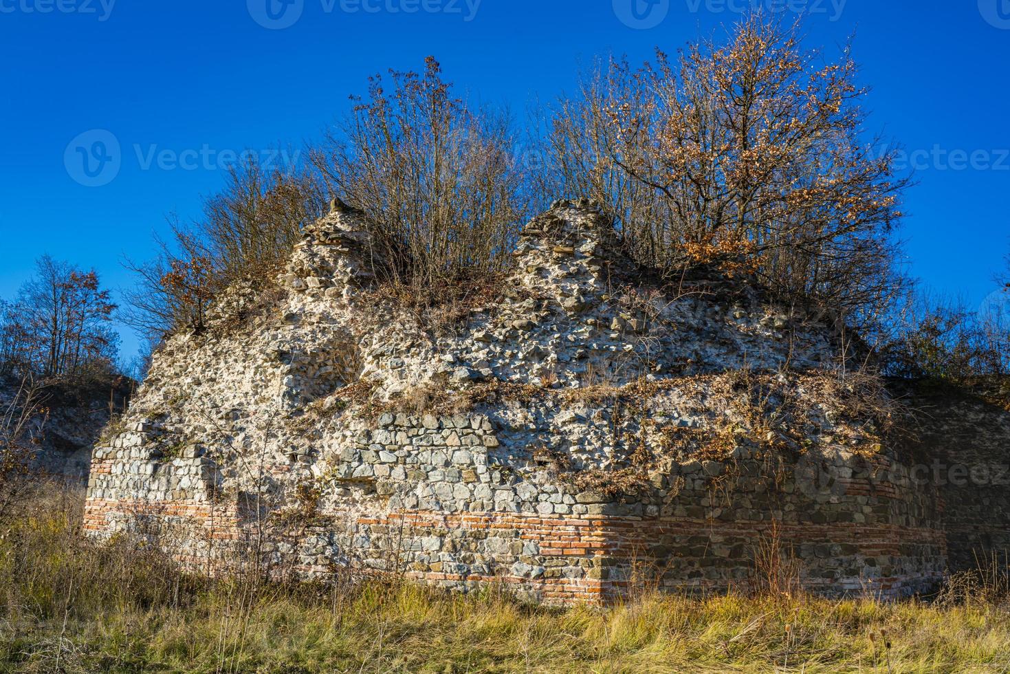 resti dell'antico complesso romano di palazzi e templi felix romuliana vicino a gamzigrad, serbia foto