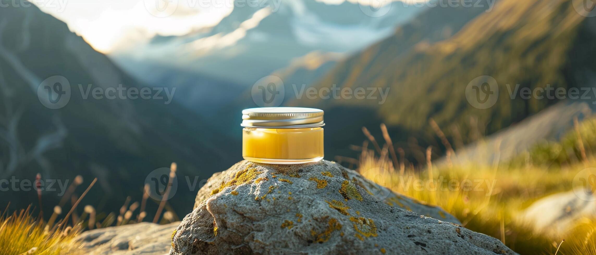 ai generato un' vaso di naturale cura della pelle Prodotto posto su un' pietra con maestoso montagne nel il sfondo. foto