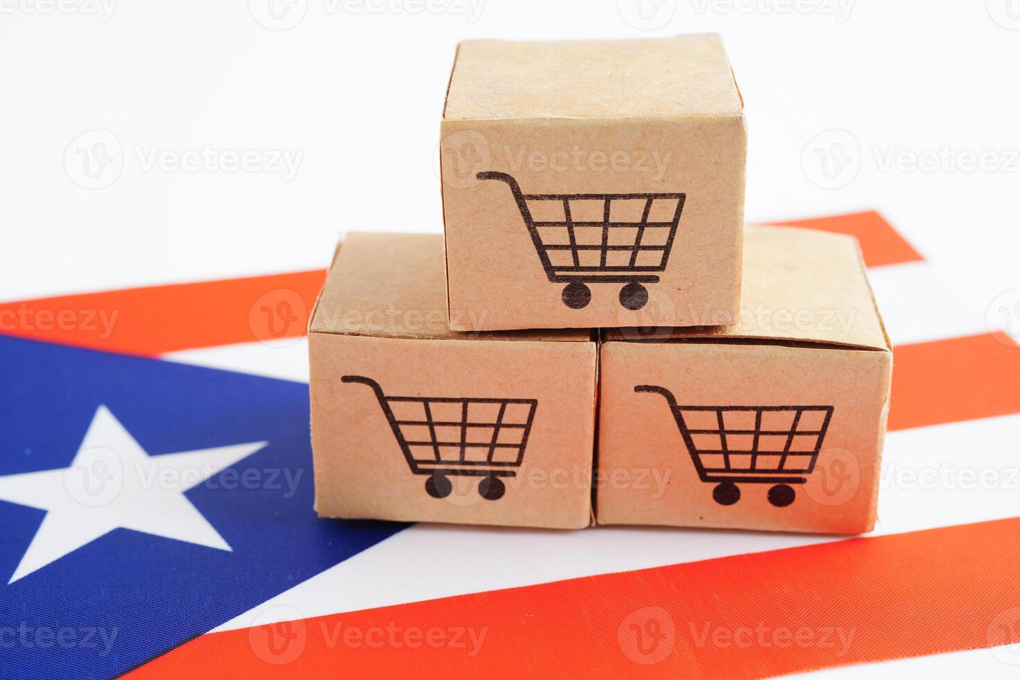 in linea acquisti, shopping carrello scatola su puerto stecca bandiera, importare esportare, finanza commercio. foto