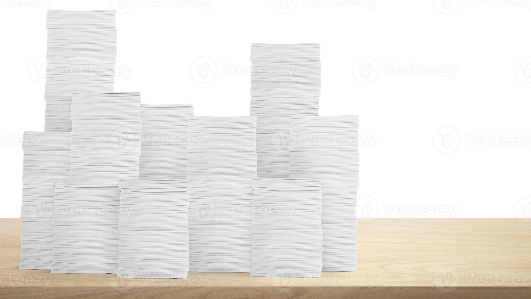 pila di carta documenti su il tavolo documento opera nel il ufficio isolato mucchio su bianca sfondo. foto