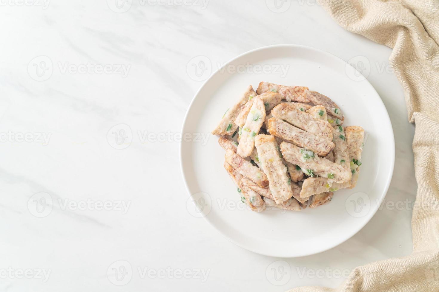 taro ricoperto di zucchero o taro di neve dolce croccante foto