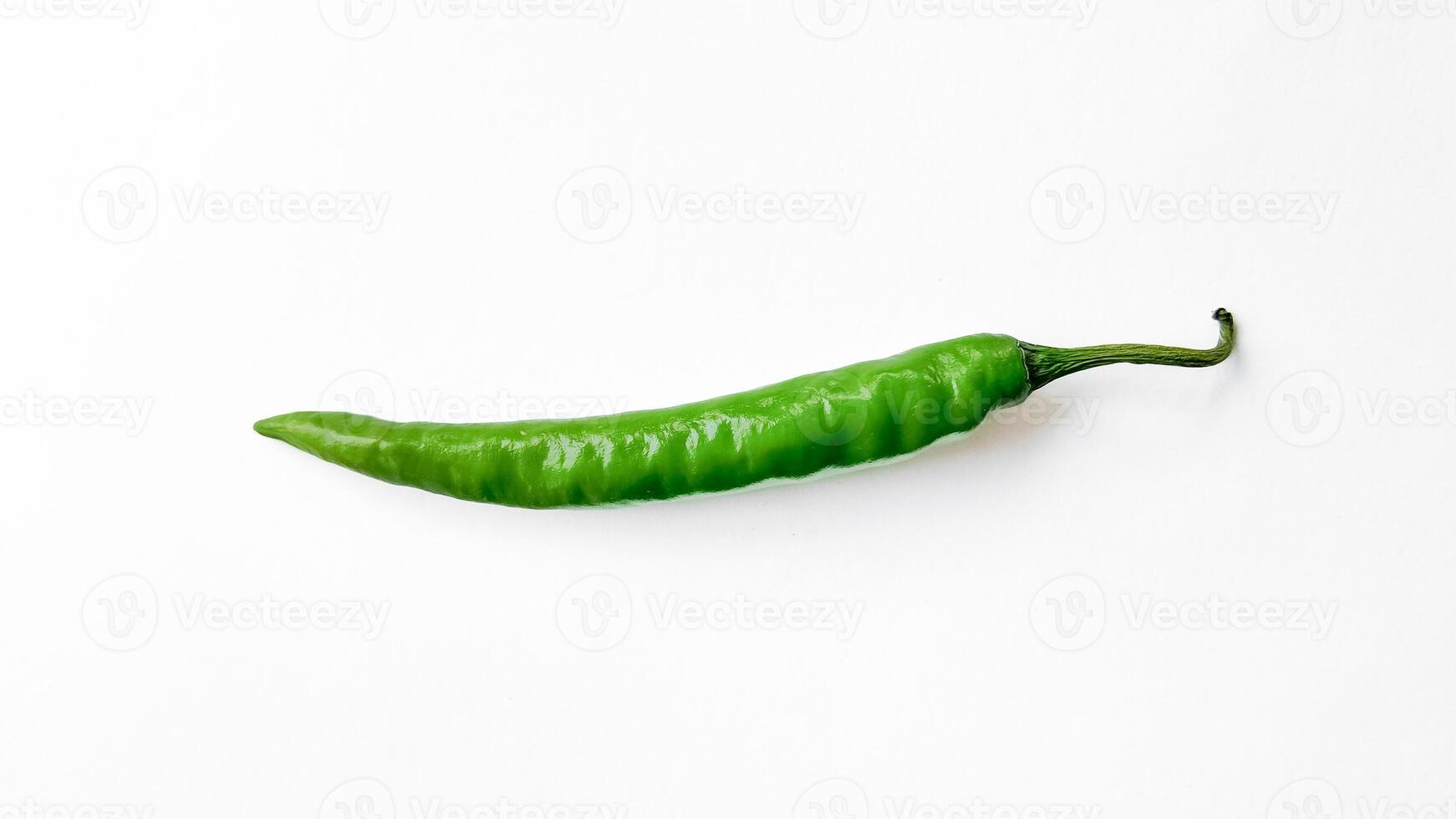 culinario concetto, fresco verde chili Pepe isolato foto