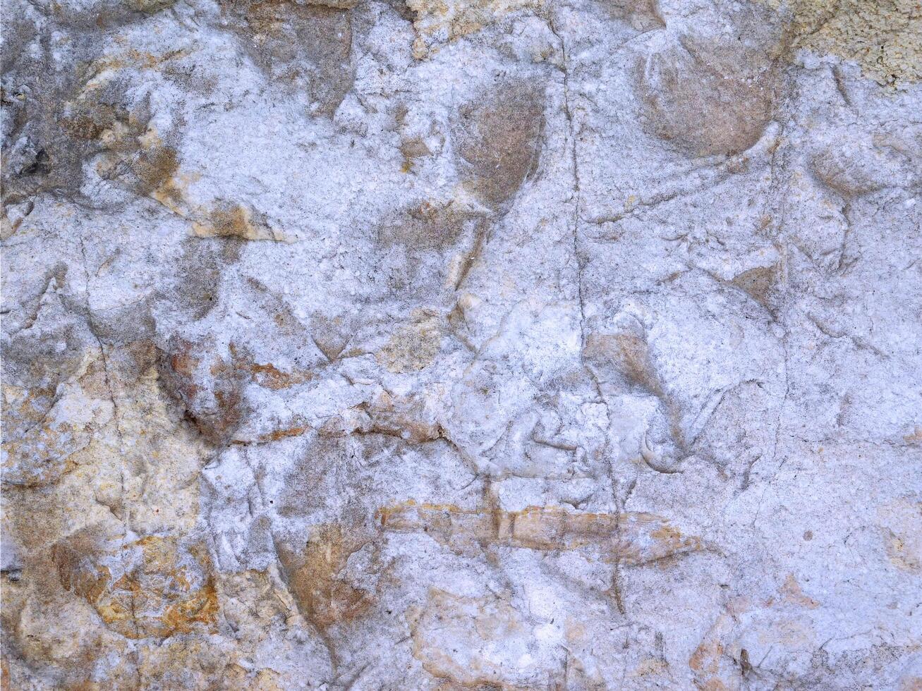 struttura di pietra all'aperto foto