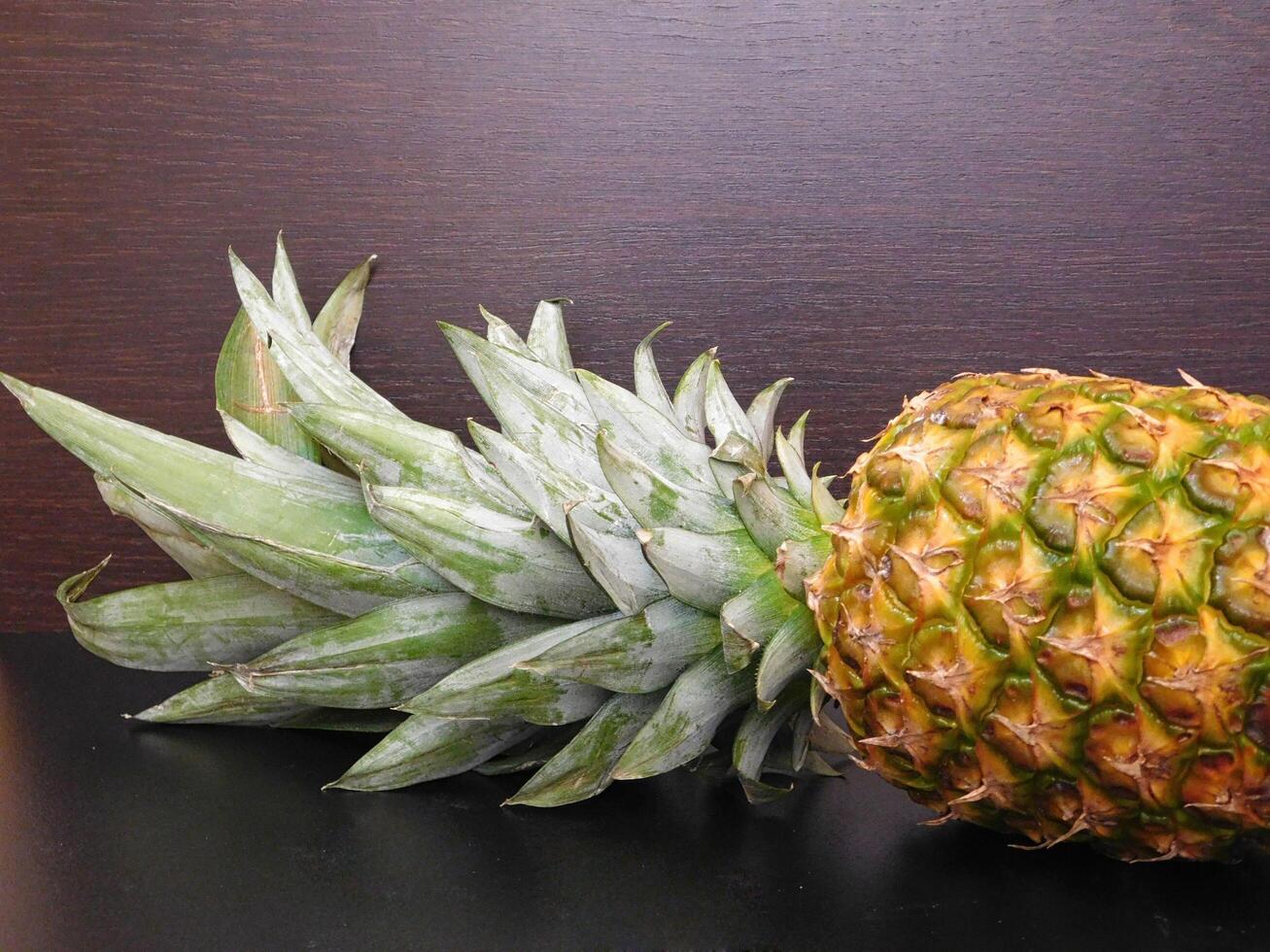 ananas nel il cucina foto