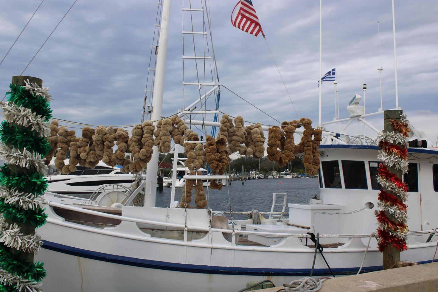 Natale a il spugna banchine nel tarpon molle Florida su dicembre 25 2023. foto