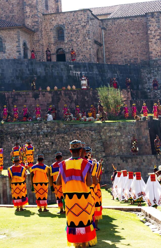 cusco, Perù, 2015 - inti raymi Festival Sud America uomini e donne foto