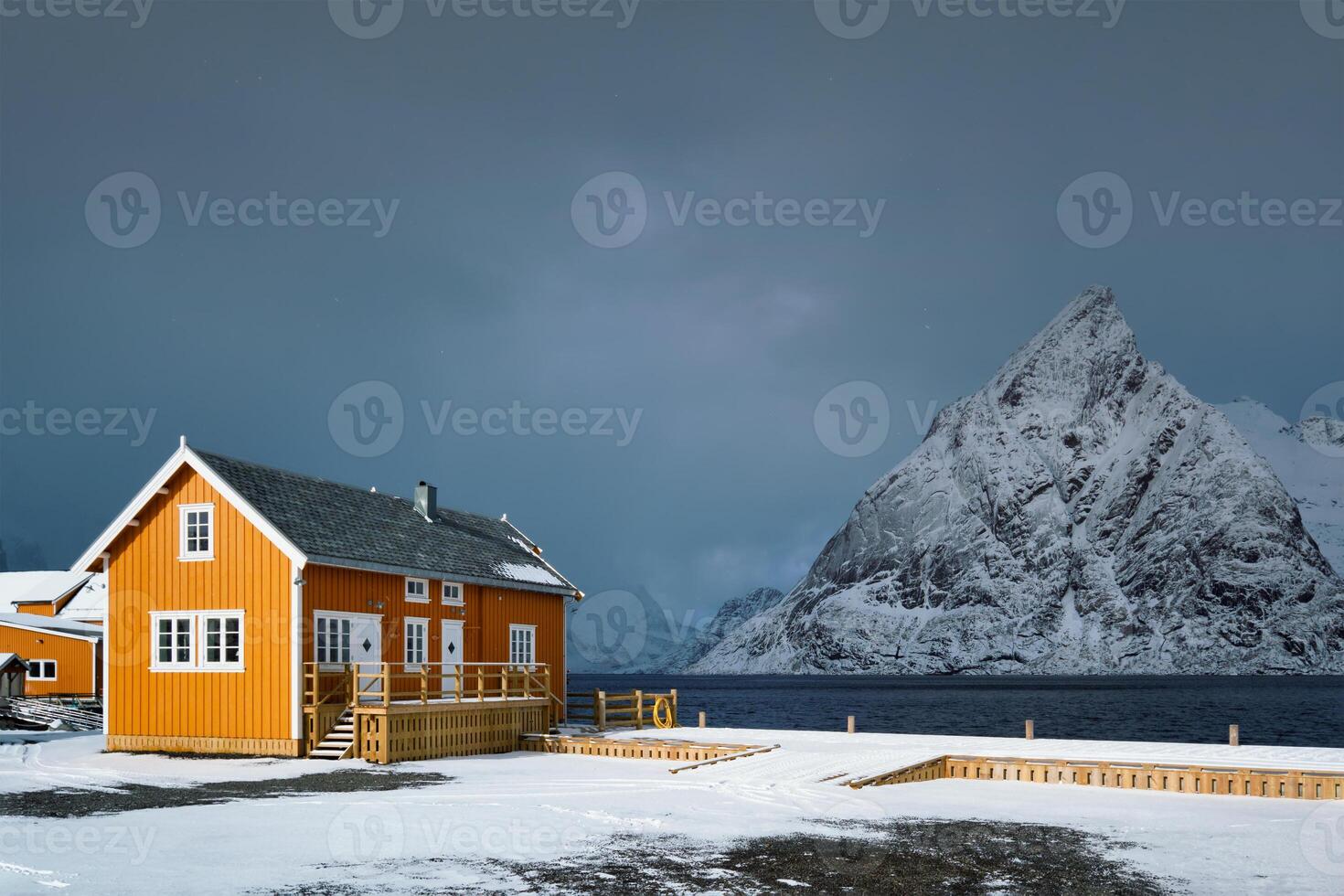 Sakrisoy pesca villaggio su lofoten isole, Norvegia foto