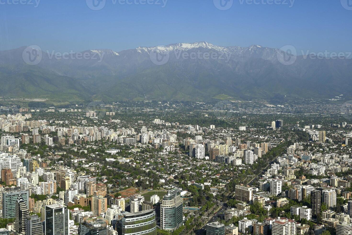 santiago, chile, ottobre 22, 2023, città Visualizza mostrando il architettura di il edifici e case foto