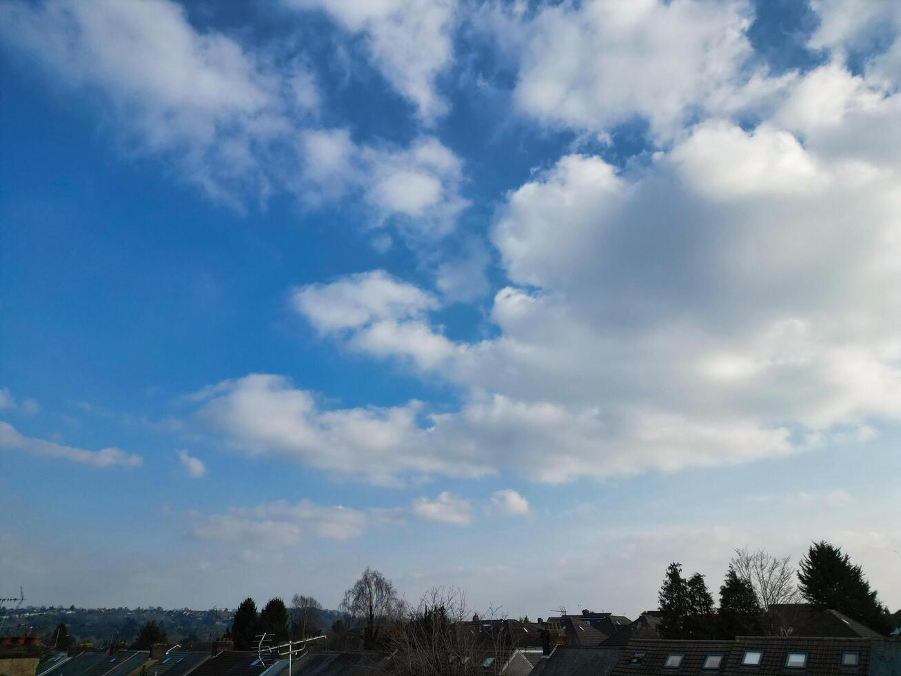 aereo Visualizza di Britannico cittadina e Residenziale quartiere di luton. foto