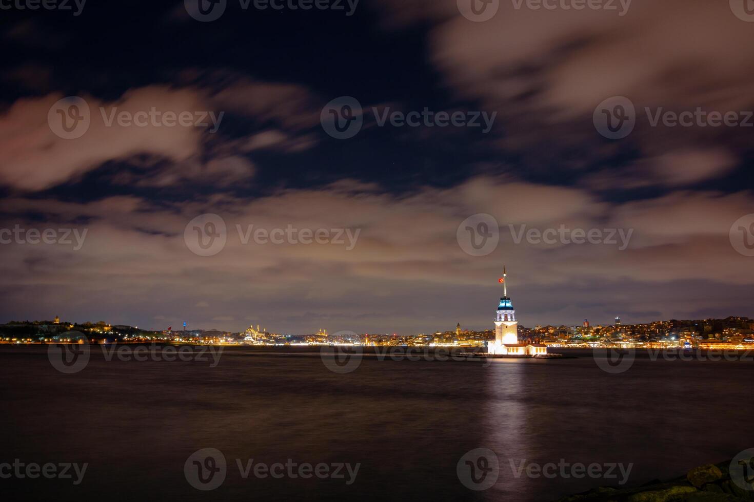 kiz kulesi alias di fanciulla Torre lungo esposizione tiro a notte foto
