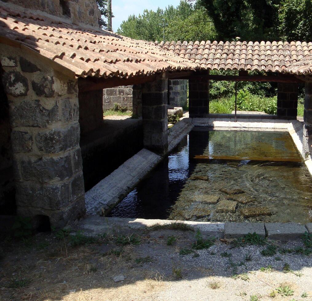 Santa agata de Goti, Italia, Europa - luglio 21, 2019. il antico romano Fontana subito al di fuori il centro foto