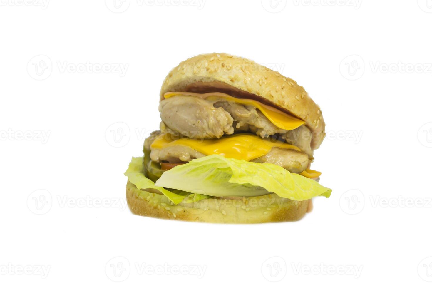 fresco hamburger con chiken e bianca ciambella isolato foto