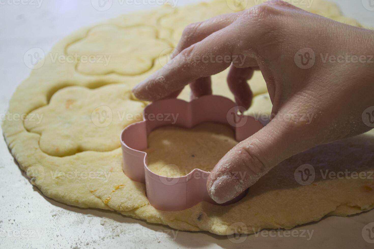 panettiere fabbricazione il biscotti. foto