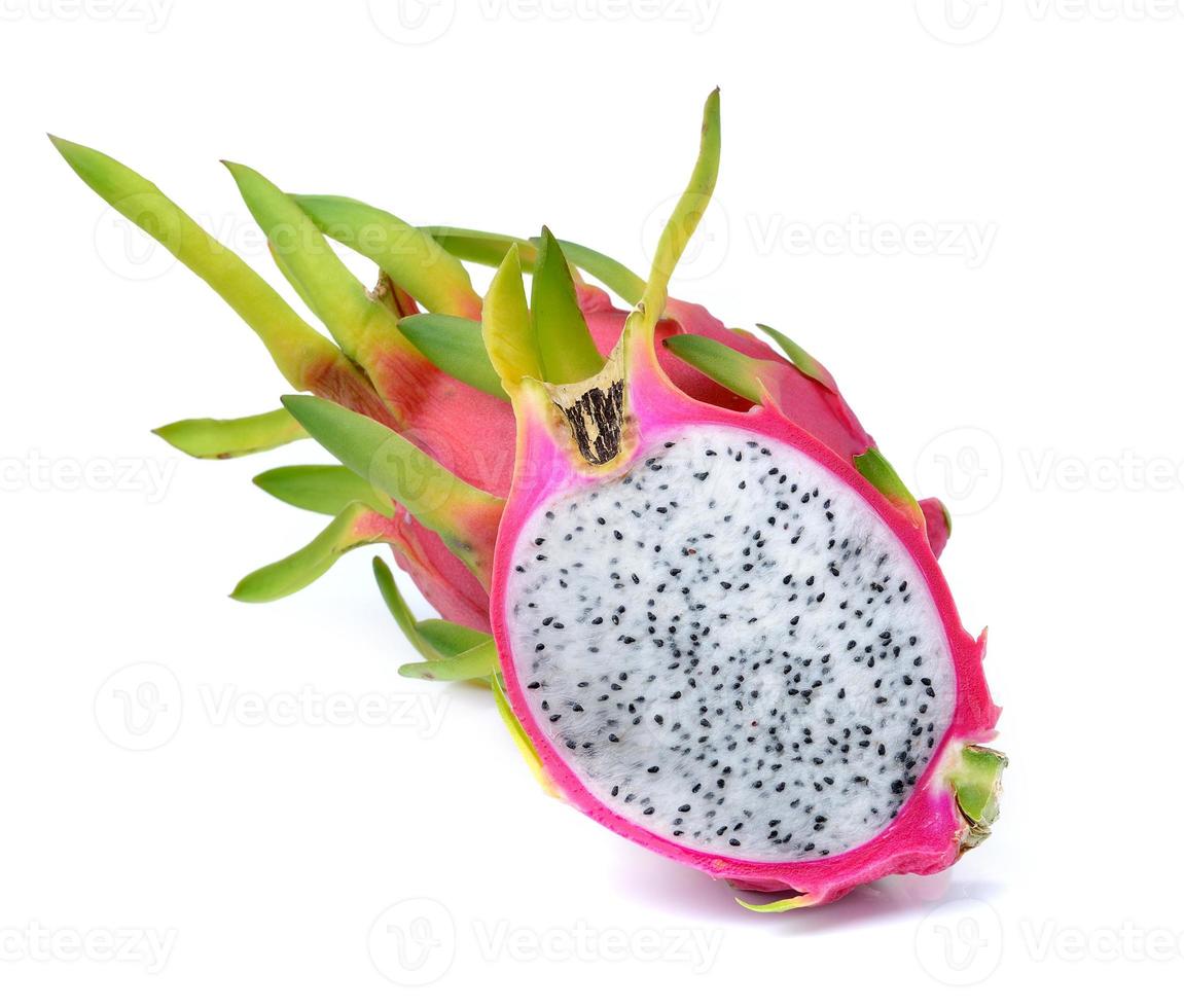 dragonfruit su sfondo bianco foto